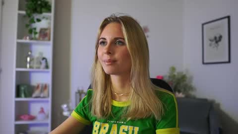 catecrago  online show from 02/08/25, 01:54