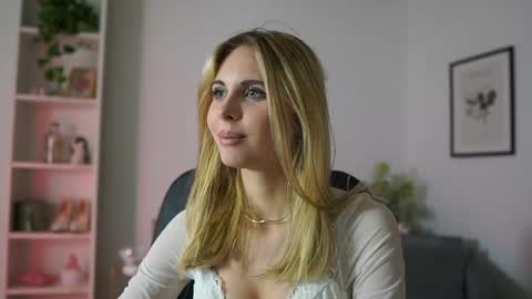 catecrago  online show from 02/17/25, 08:52