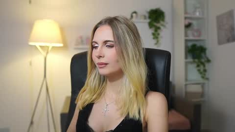 catecrago  online show from 12/15/25, 09:02