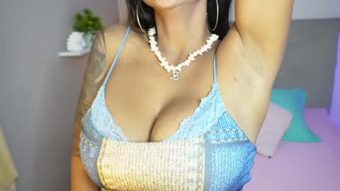 Snapshot of caterinezapataa chatting on 12/27/24, 09:06 Caterine Zapata online show from 12/27/24, 09:06