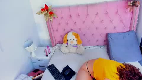 Snapshot of cathaleyahh chatting on 01/15/25, 02:17 cathaleyahh online show from 01/15/25, 02:17