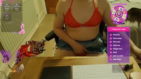 Snapshot of catherine76x chatting on 11/27/25, 11:01 Catherinecuddles online show from 11/27/25, 11:01