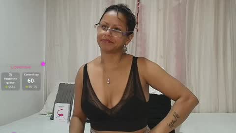 Snapshot of catherine_mature45 chatting on 04/19/26, 06:32 Catherine online show from 04/19/26, 06:32
