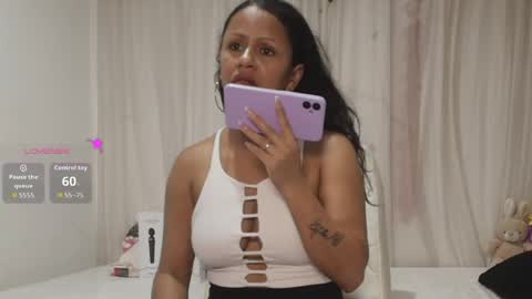 Snapshot of catherine_mature45 chatting on 05/17/26, 11:23 Catherine online show from 05/17/26, 11:23