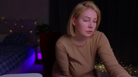 Snapshot of catherine_river chatting on 02/18/26, 06:15 Catherine online show from 02/18/26, 06:15