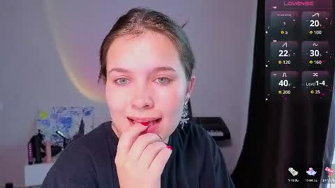 Snapshot of catherinekaris chatting on 07/17/26, 07:15 Catherine online show from 07/17/26, 07:15