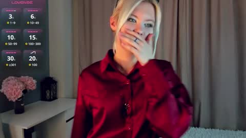 Mia online show from 03/03/26, 11:05