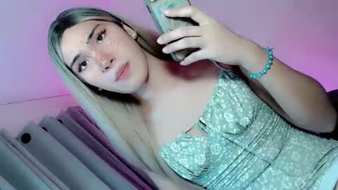 Snapshot of cathleashemalegoddess chatting on 10/27/25, 12:09 cathleashemalegoddess online show from 10/27/25, 12:09