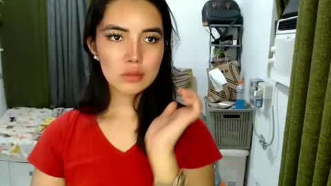 Snapshot of cathy_lyn chatting on 04/13/26, 12:43 cathy_lyn online show from 04/13/26, 12:43