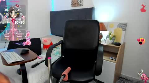 Snapshot of catia_colushi chatting on 04/21/26, 08:34 Valeria online show from 04/21/26, 08:34