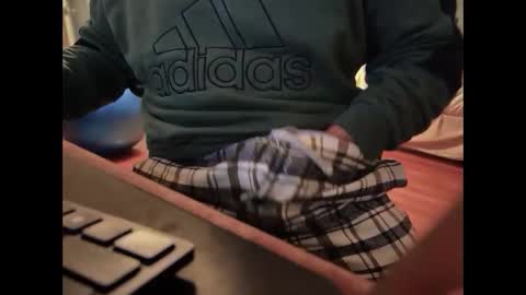 Snapshot of catmandoo21001 chatting on 01/13/25, 01:45 catmandoo21001 online show from 01/13/25, 01:45