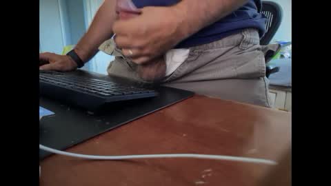 Snapshot of catmandoo21001 chatting on 09/19/25, 09:15 catmandoo21001 online show from 09/19/25, 09:15