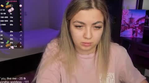 Snapshot of catrinaeuphorina chatting on 02/14/25, 06:19 Catrina or just Cat online show from 02/14/25, 06:19