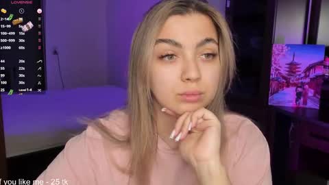 Snapshot of catrinaeuphorina chatting on 03/09/25, 03:38 Catrina or just Cat online show from 03/09/25, 03:38