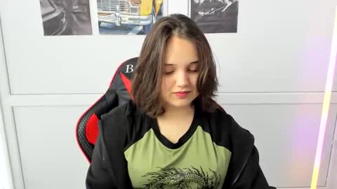 Snapshot of catrine_cute chatting on 04/24/26, 06:49 Catrine online show from 04/24/26, 06:49