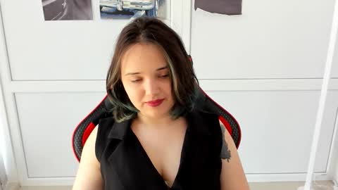 Snapshot of catrine_cute chatting on 05/05/26, 09:17 Catrine online show from 05/05/26, 09:17
