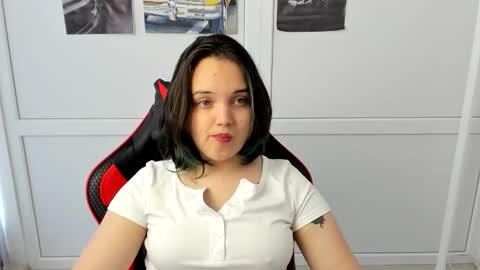 Snapshot of catrine_cute chatting on 05/06/26, 07:13 Catrine online show from 05/06/26, 07:13