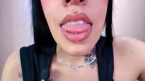 Cattleya online show from 02/02/26, 01:37