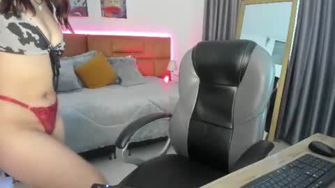 Snapshot of catti_brie_ chatting on 06/17/26, 11:45 catti_brie_ online show from 06/17/26, 11:45