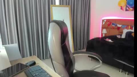Snapshot of catti_brie_ chatting on 07/14/26, 11:49 catti_brie_ online show from 07/14/26, 11:49
