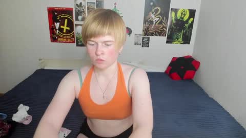 cattie_w_ online show from 04/20/26, 01:08
