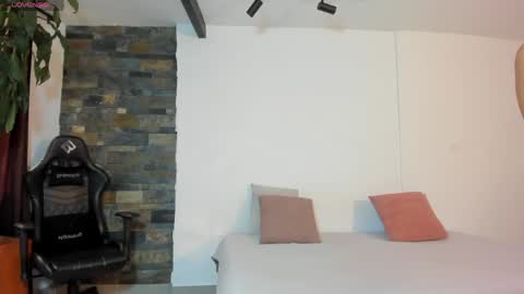 cattleya_smith_ online show from 05/13/26, 12:24