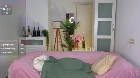 Snapshot of caty_cuddly chatting on 01/17/25, 09:06 caty_cuddly online show from 01/17/25, 09:06