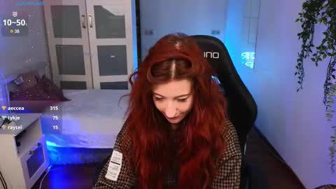 Snapshot of caty_cuddly chatting on 02/23/25, 09:00 caty_cuddly online show from 02/23/25, 09:00