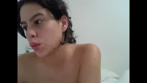 Snapshot of cazadora80s chatting on 12/17/25, 06:52 cazadora80s online show from 12/17/25, 06:52