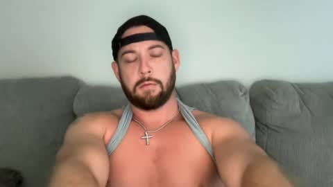 Snapshot of cboyy20 chatting on 10/31/25, 06:31 cboyy20 online show from 10/31/25, 06:31