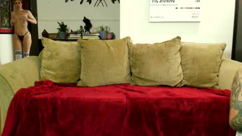 Snapshot of ccgreysweatpants chatting on 01/30/25, 04:55 WHAT CAN YOU GET US TO DO online show from 01/30/25, 04:55