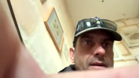 Snapshot of cclovefrench chatting on 12/16/25, 10:09 cclovefrench online show from 12/16/25, 10:09