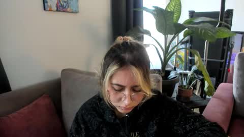 ccuteass online show from 01/20/25, 01:00