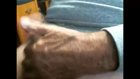 Snapshot of cczt154 chatting on 10/28/25, 09:17 CCzt154 online show from 10/28/25, 09:17