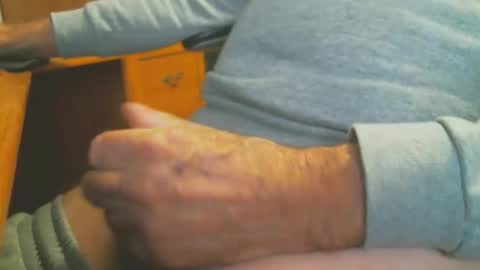 Snapshot of cczt154 chatting on 11/26/25, 05:25 CCzt154 online show from 11/26/25, 05:25