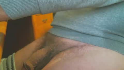 Snapshot of cczt154 chatting on 11/27/25, 04:20 CCzt154 online show from 11/27/25, 04:20