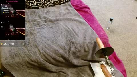 Boy looking for older men for first bottoming experience online show from 04/04/26, 10:18