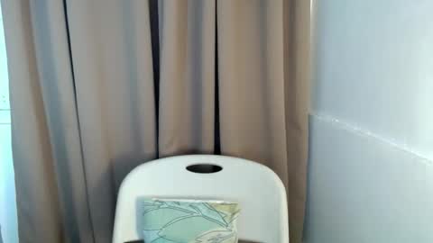 Snapshot of ce_lien chatting on 12/15/25, 01:37 Celine online show from 12/15/25, 01:37