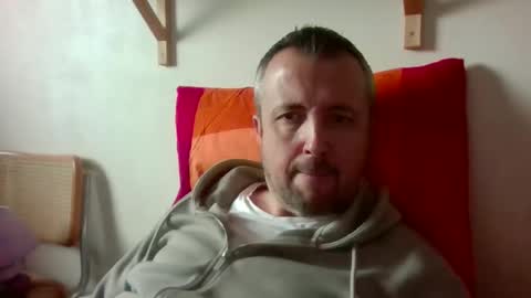 Snapshot of cebcool chatting on 02/04/26, 10:43 Sb online show from 02/04/26, 10:43