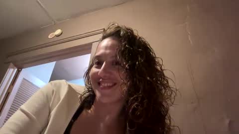 Snapshot of cece_vibez chatting on 02/06/25, 10:10 cece_vibez online show from 02/06/25, 10:10
