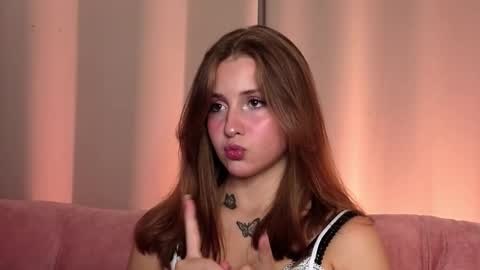 Lina  online show from 09/24/25, 07:17