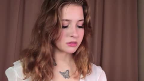 Lina  online show from 03/04/26, 07:20