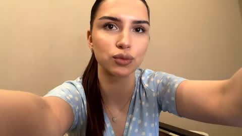 Darina online show from 05/07/26, 04:12