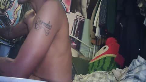 Snapshot of ceelos2cash chatting on 04/12/26, 12:43 ceelos2cash online show from 04/12/26, 12:43