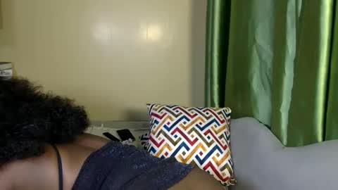 Snapshot of ceepretty chatting on 04/25/26, 10:51 santana online show from 04/25/26, 10:51