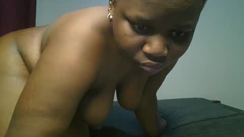 Snapshot of ceepretty25 chatting on 04/25/26, 01:41 ceepretty25 online show from 04/25/26, 01:41