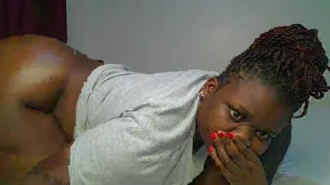 Snapshot of ceepretty25 chatting on 05/15/26, 01:51 ceepretty25 online show from 05/15/26, 01:51