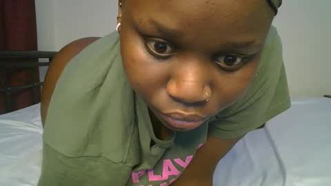 Snapshot of ceepretty25 chatting on 05/19/26, 02:23 ceepretty25 online show from 05/19/26, 02:23
