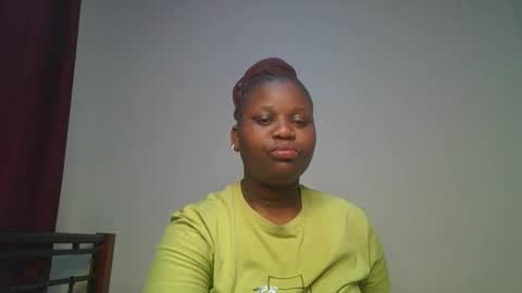Snapshot of ceepretty25 chatting on 06/01/26, 12:12 ceepretty25 online show from 06/01/26, 12:12