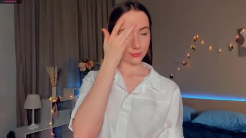 Snapshot of cel1ne_secret chatting on 03/07/25, 02:04 Josie Manesi online show from 03/07/25, 02:04